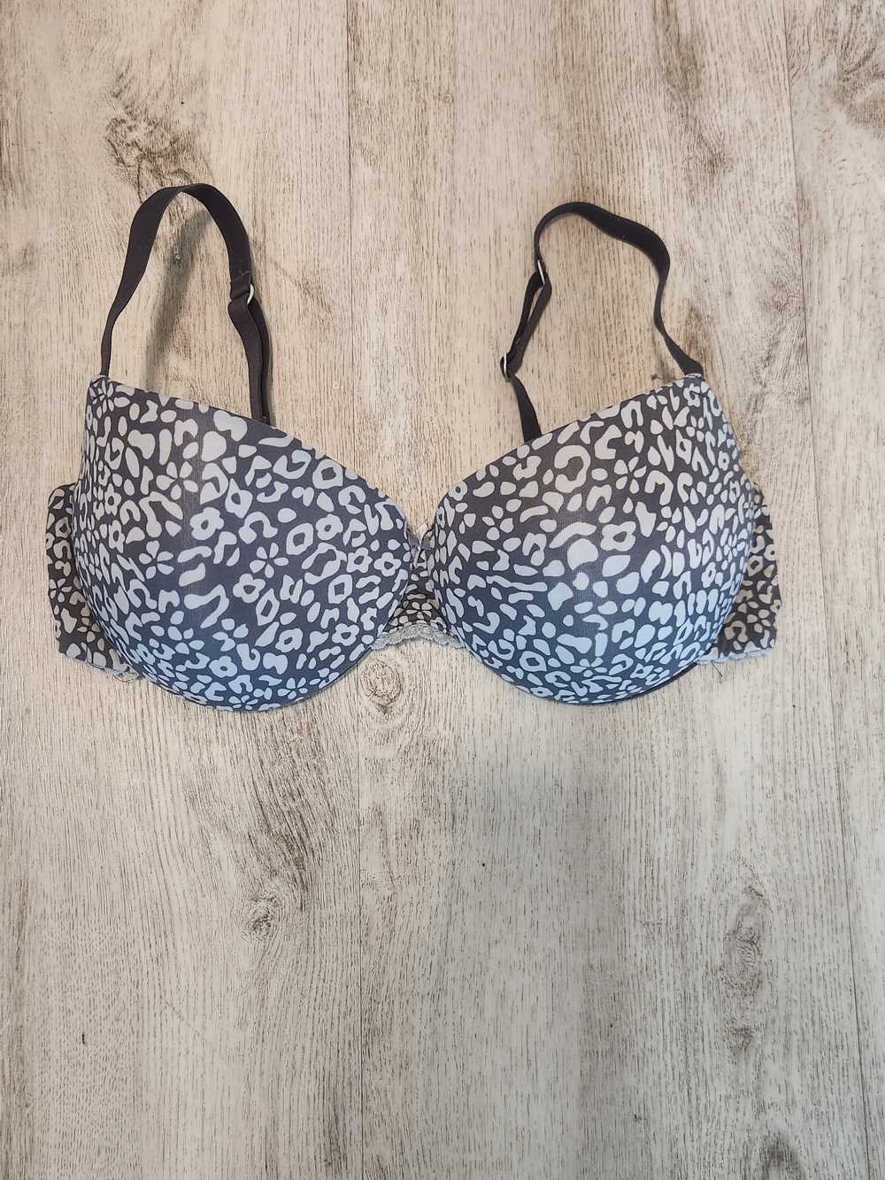 Gilligan & O'Malley Gray Leopard Print T-Shirt Bra